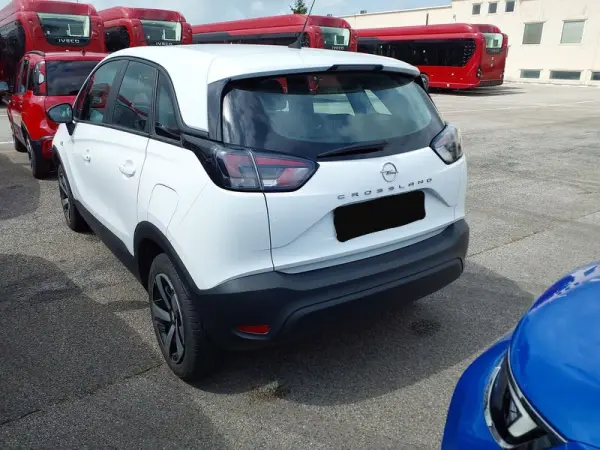 Opel Crossland 1.2 Business Elegance 3
