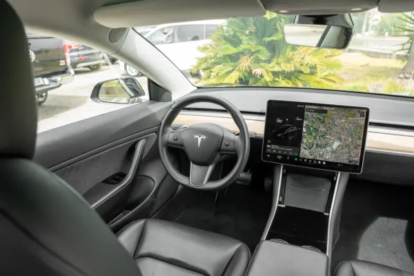 Tesla Model 3 Long-Range Dual Motor AWD 10