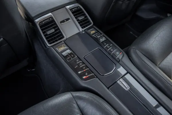 Porsche Panamera S Hybrid 24