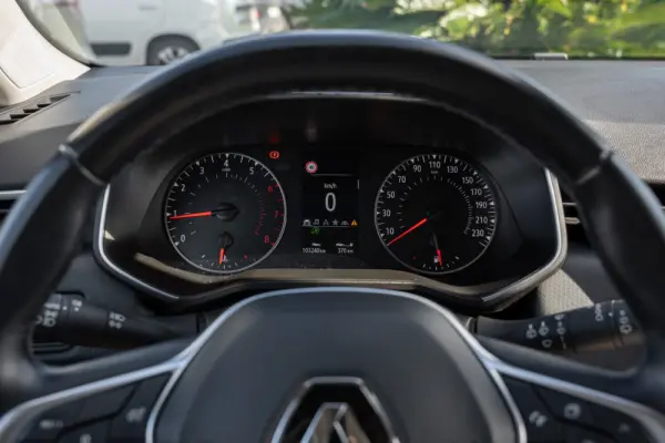 Renault Clio 1.0 TCe Intens 8