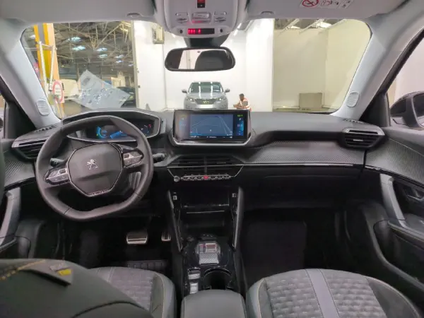 Peugeot e-2008 50 kWh Allure Pack 7