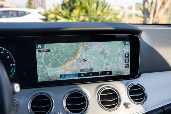 Mercedes-Benz E 300 de Avantgarde 4Matic 13