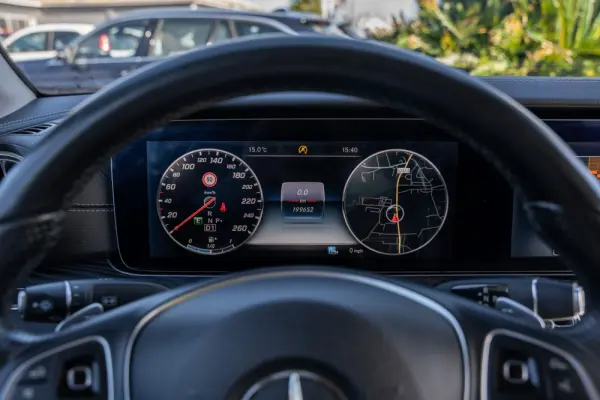 Mercedes-Benz E 220 d AMG Line Aut. 11