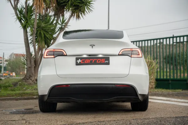 Tesla Model Y Tração Traseira 4
