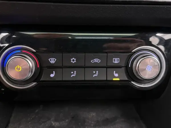 MG ZS EV 44.5 kWh Luxury 15