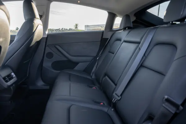 Tesla Model Y Long Range Dual Motor AWD 19
