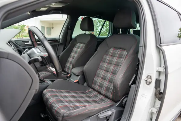 Volkswagen Golf 2.0 TSi R20 DSG 18