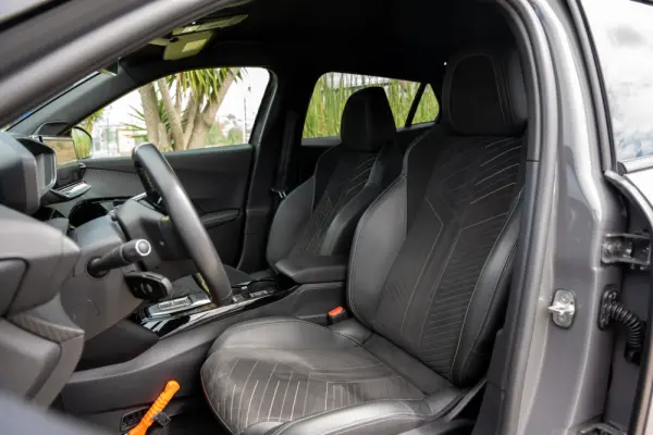 Peugeot e-2008 GT 23