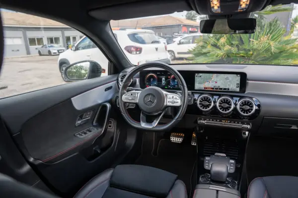 Mercedes-Benz A 250 Limousine e AMG Line 6