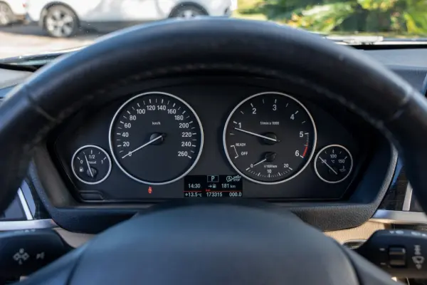 BMW 320 d Line Luxury Auto 7