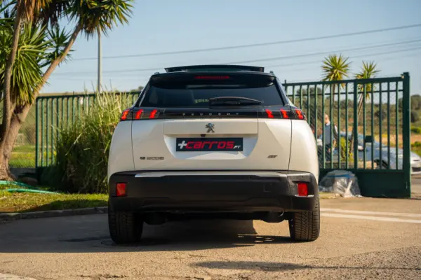 Peugeot e-2008 50 kWh GT 8