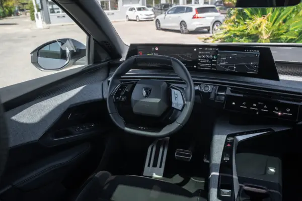 Peugeot E-3008 73 kWh GT 15