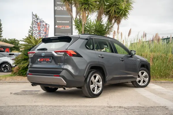 Toyota RAV4 2.5 HDF Comfort 8