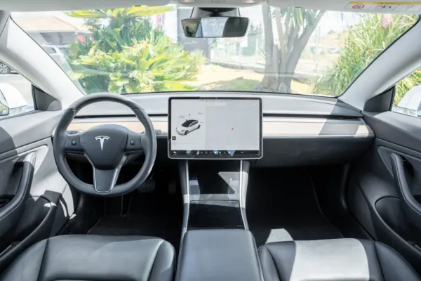 Tesla Model 3 Standard RWD Plus 6