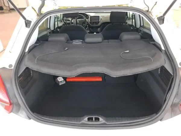 Peugeot 208 1.2 PureTech Allure 9