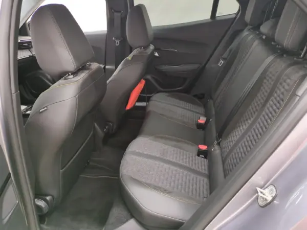 Peugeot e-2008 50 kWh Allure Pack 12
