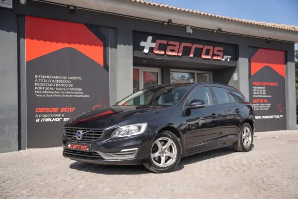 Volvo V60 2.0 D2 Momentum 1