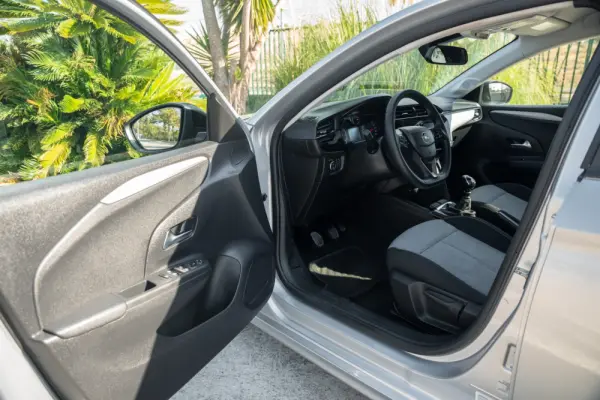 Opel Corsa 1.2 T Business Edition 16