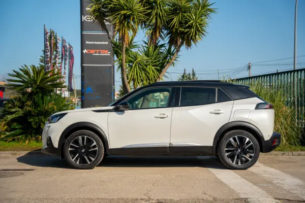 Peugeot e-2008 50 kWh GT 7