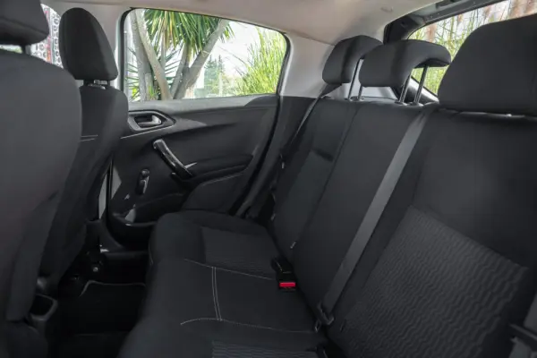 Peugeot 208 1.2 PureTech Allure 15