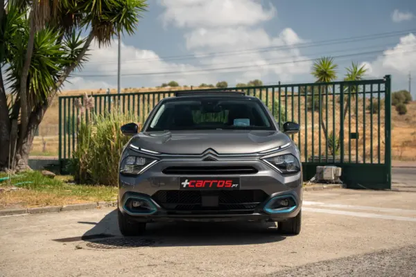 Citroen e-C4 X Shine 8