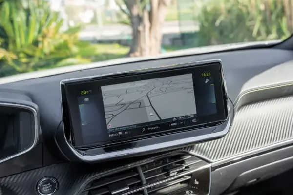 Peugeot e-2008 50 kWh GT 15