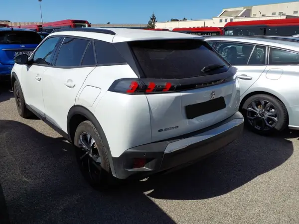 Peugeot e-2008 Allure Pack 3