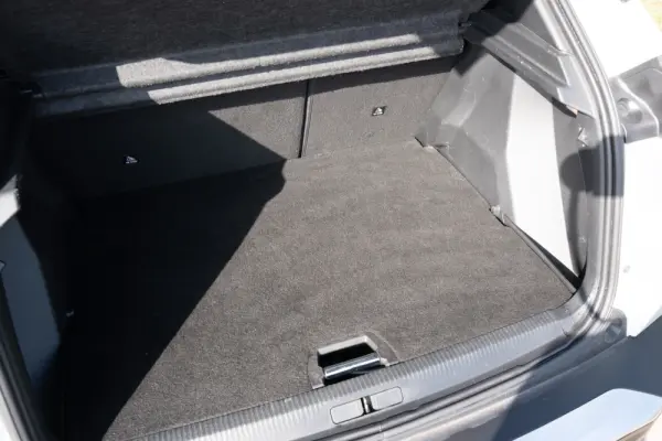 Peugeot e-2008 50 kWh GT 24