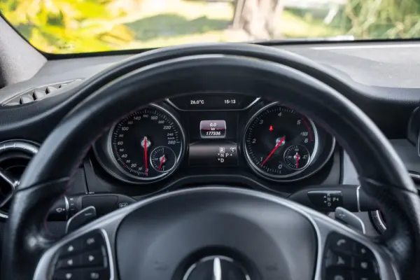 Mercedes-Benz CLA 200 d 7G-DCT AMG Line 12