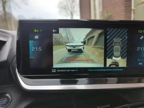 Peugeot e-2008 50 kWh GT 9