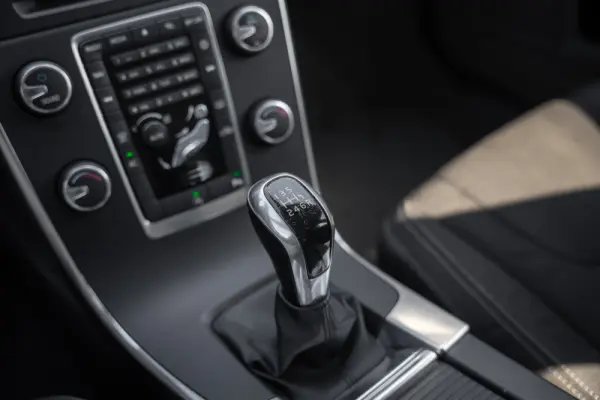 Volvo V60 2.0 D2 Momentum 13