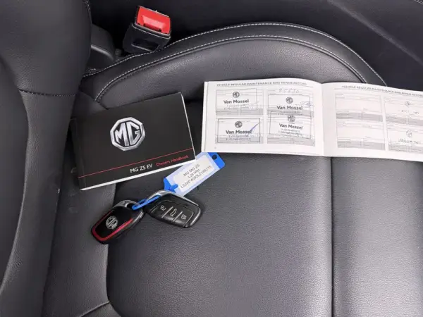 MG ZS EV 44.5 kWh Luxury 24