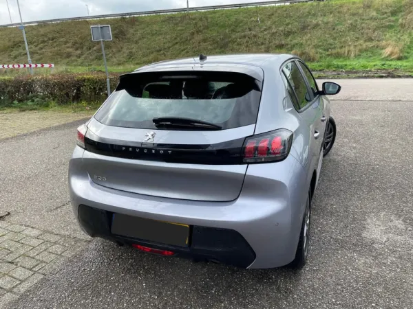 Peugeot 208 1.2 PureTech Active 5