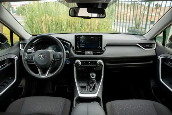 Toyota RAV4 2.5 HDF Comfort 11
