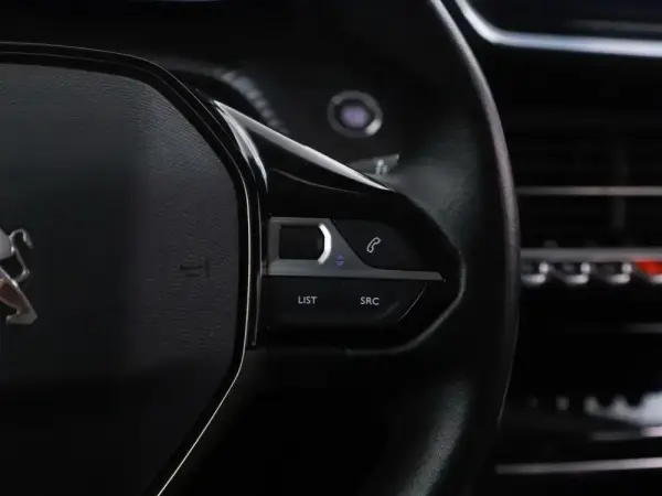 Peugeot e-2008 50 kWh Allure 11