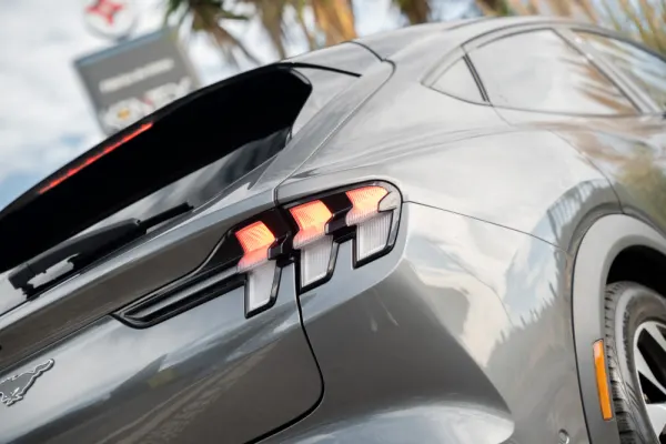 Ford Mustang Mach-E Standard 7