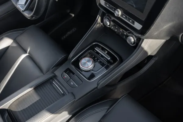 MG ZS EV 44.5 kWh Luxury 13