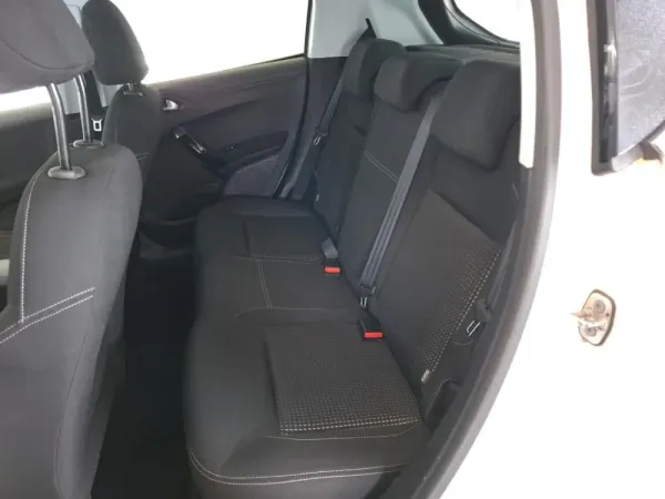 Peugeot 208 1.2 PureTech Allure 8