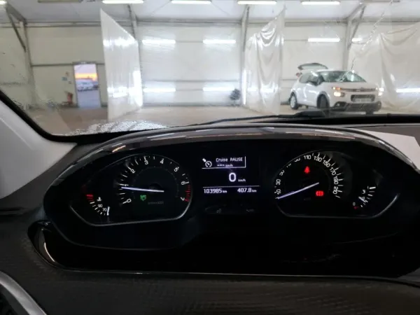 Peugeot 208 1.2 PureTech Allure 5