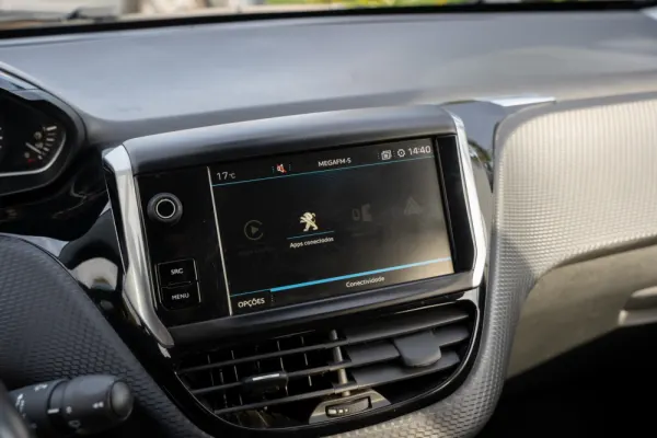 Peugeot 208 1.2 PureTech Allure 12