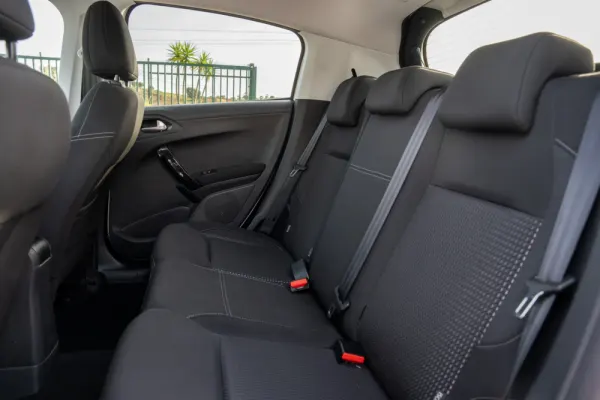 Peugeot 208 1.2 PureTech Allure 17