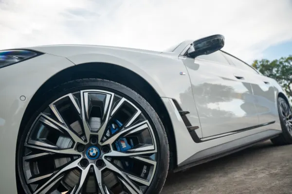 BMW i4 eDrive40 Pack Desportivo M 2