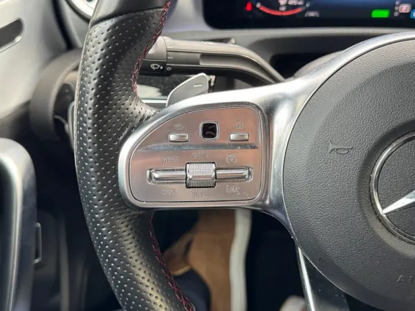 Mercedes-Benz A 250 Limousine e AMG Line 9