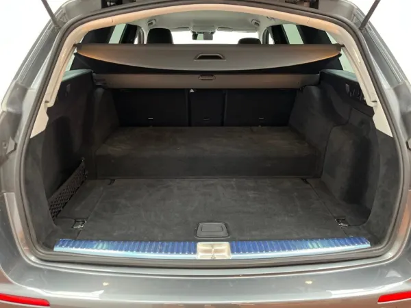 Mercedes-Benz E 300 de Avantgarde 4Matic 13