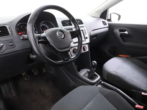 Volkswagen Polo 1.4 TDi BlueMotion 7