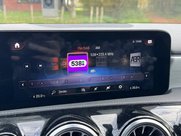 Mercedes-Benz A 250 Limousine e AMG Line 14