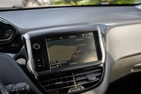 Peugeot 208 1.2 PureTech Allure 13