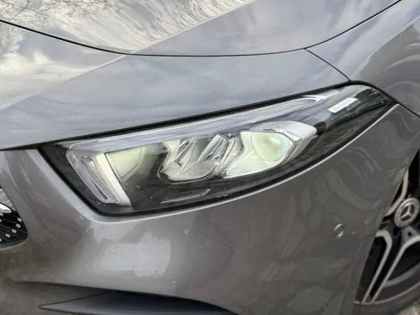 Mercedes-Benz A 250 Limousine e AMG Line 3