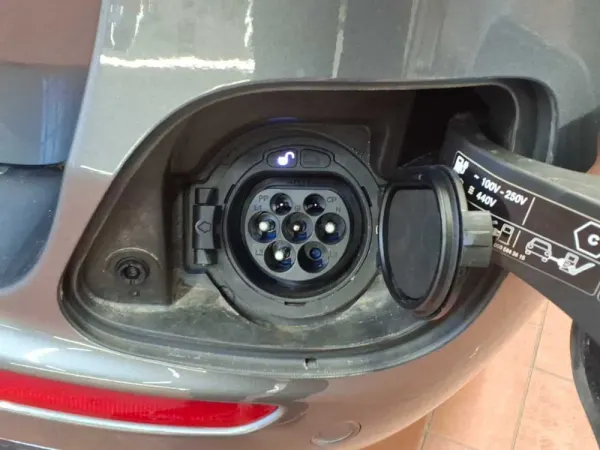 Mercedes-Benz E 300 de Avantgarde 4Matic 6