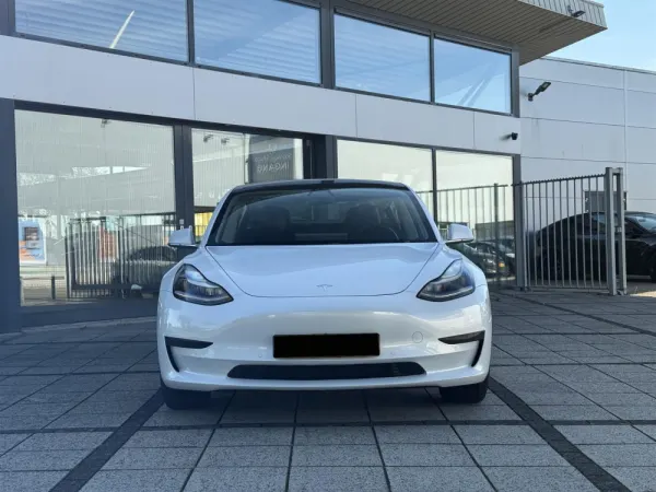 Tesla Model 3 Standard RWD Plus 4